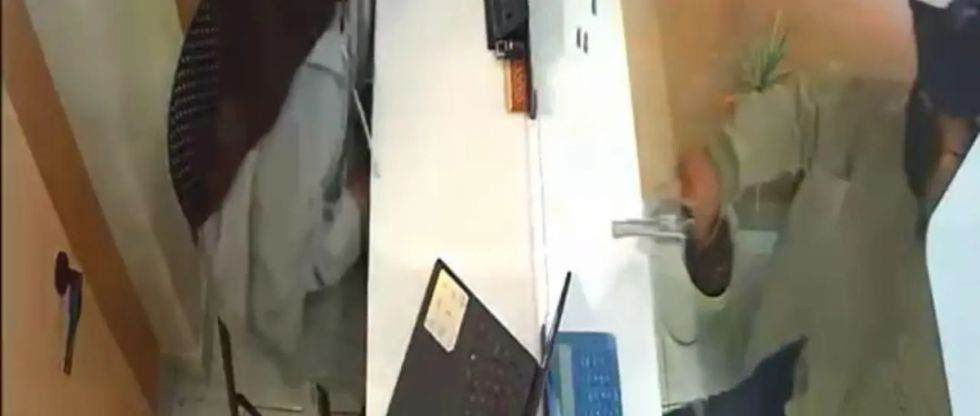 Policía captura a dos presuntos autores del atraco a una casa de cambio