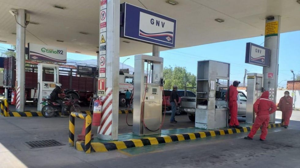 Asosur: disminuyen las filas por diésel y el GNV gana fuerza como alternativa