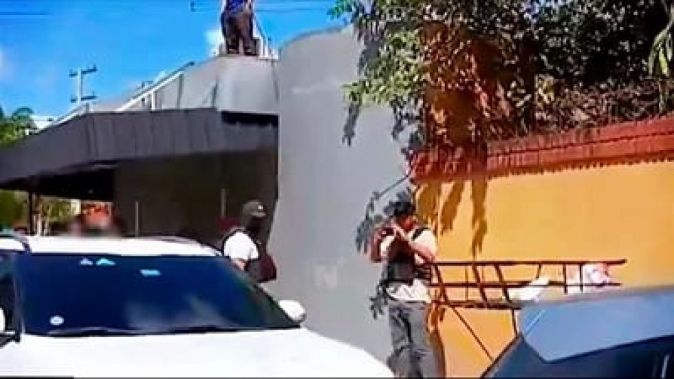 Asesinan a balazos a un extranjero en Santa Cruz