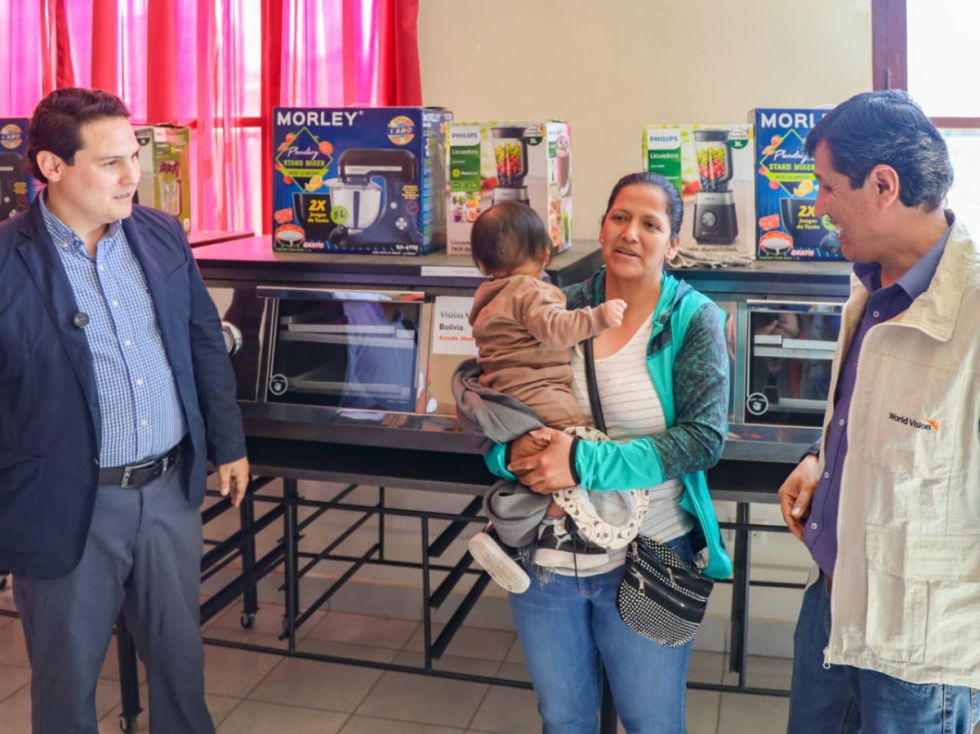 Emprendedores reciben equipamiento de la Alcaldía 