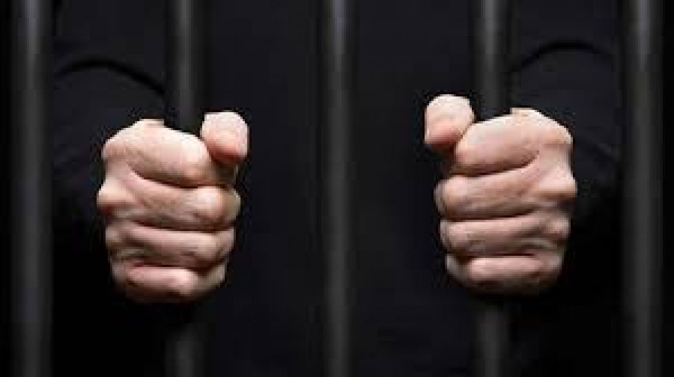 Fue detenido por amenazar con un arma a su ex