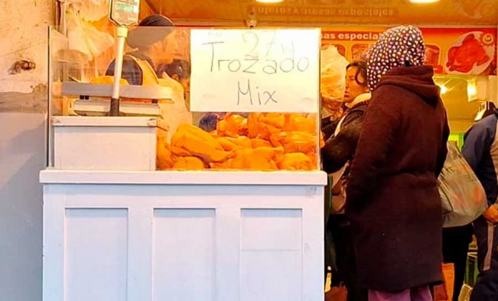Sector avicultor identifica causas del alza del precio del pollo 