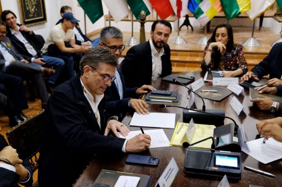 Gobierno y regiones sellan un nuevo pacto autonómico