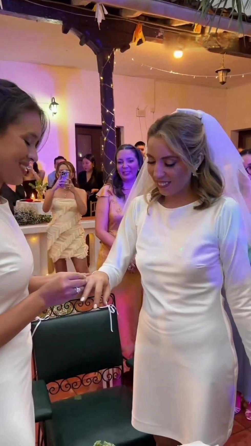 Primer matrimonio civil homosexual en Bolivia: Fabiana y Scarlett se dieron el "sí"