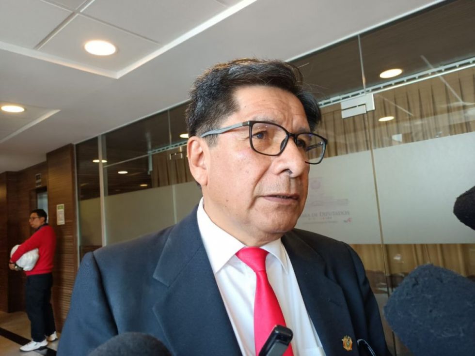 Porcel: Filas siguen porque el Gobierno “no tiene plata”