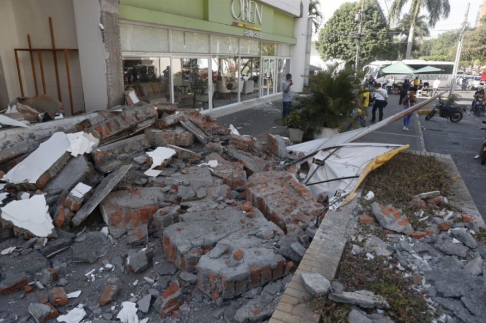 Más de 100 muertos y 1.500 viviendas afectadas: Colombia declarará emergencia por terremoto