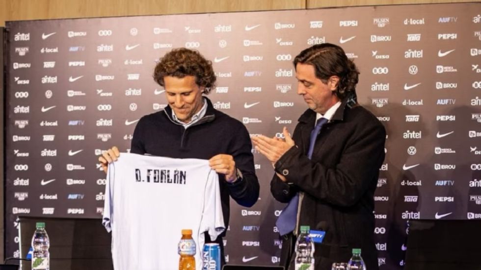 Forlán fue presentado como técnico de Uruguay
