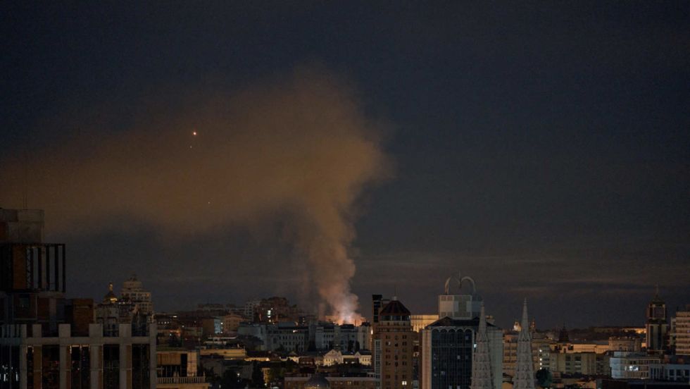 Reportan explosiones en Kiev