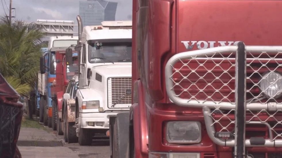 Falta de diésel paraliza al 70% del transporte pesado