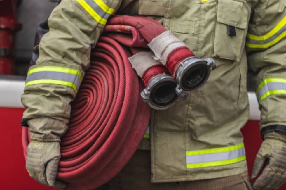 Bomberos sofocan incendio en una vivienda