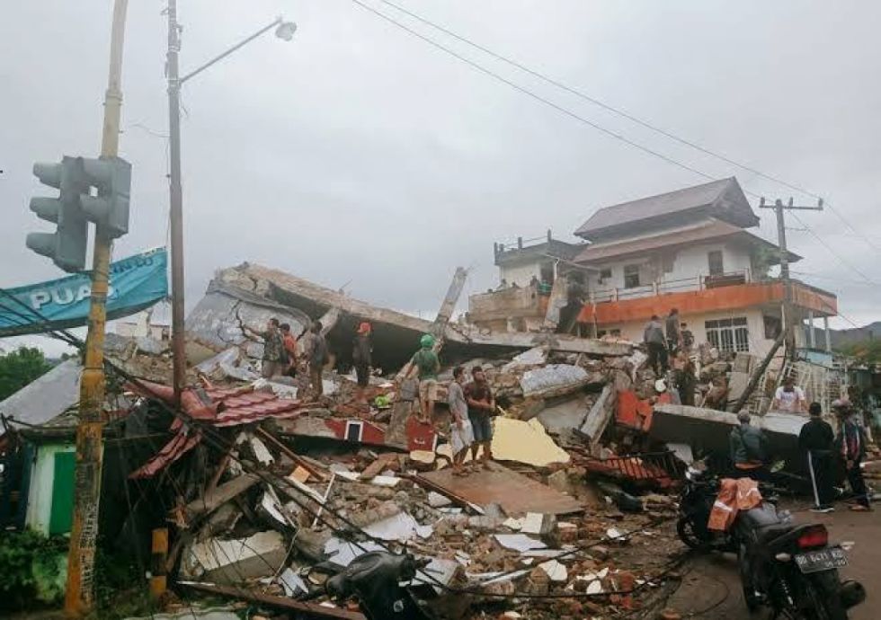 38 muertos y 2.000 evacuados deja el terremoto que sacudió Indonesia