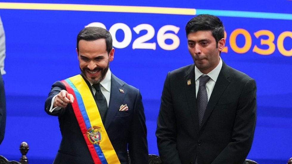 De la Espriella barre con 5 embajadores
