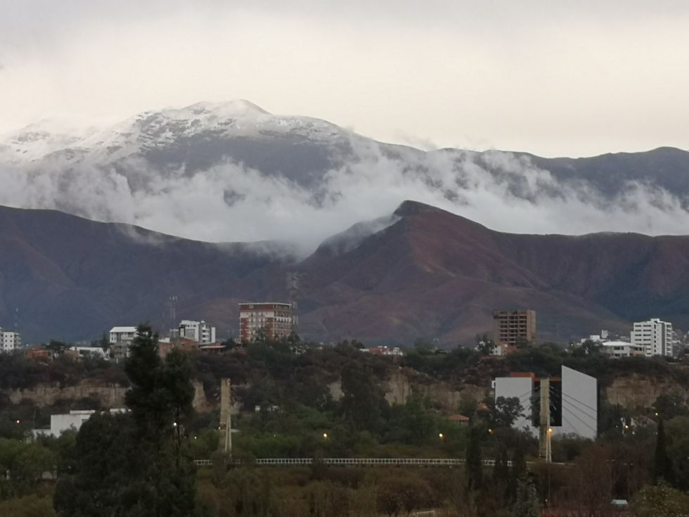 Sama amanece con un manto blanco