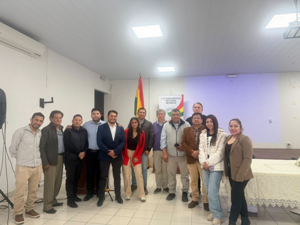 Los profesionales bolivianos que fueron parte de las Jornadas Internacionales Médico-Quirúrgicas