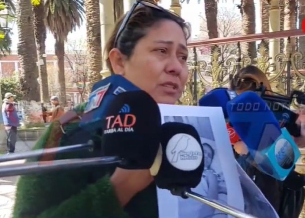 Madre denuncia presunta mala praxis y clama por ayuda para salvar a su hija: “Quiero que vuelva con sus hijos”