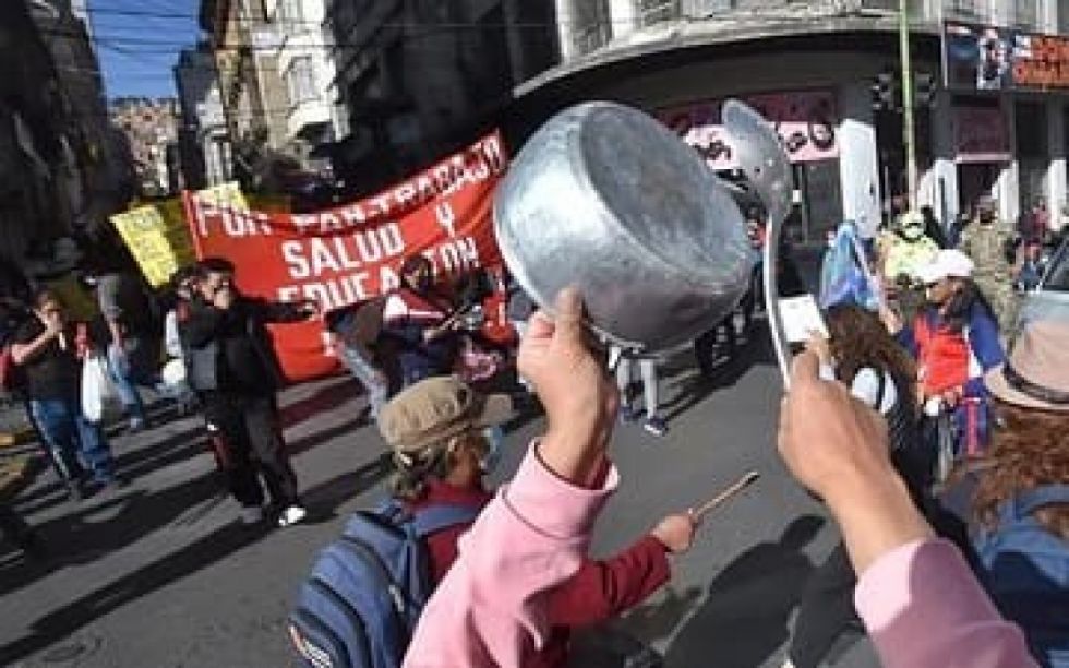 “Ya no hay para llenar las ollas”: mujeres anuncian marcha de cacerolas vacías