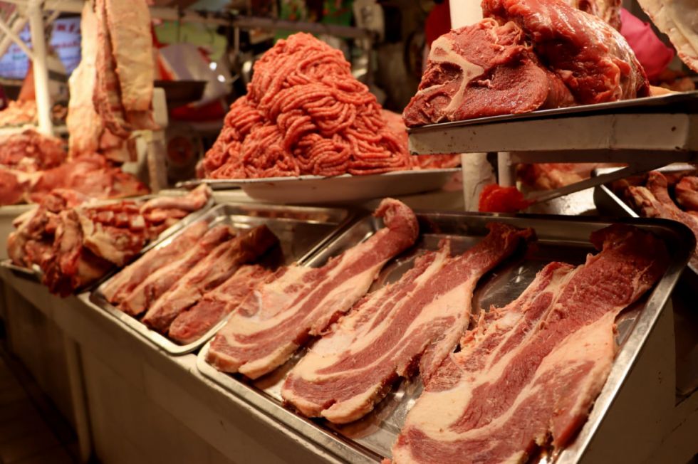 Comercializadores reportan alza en la carne de cerdo y advierten incremento en la carne de res