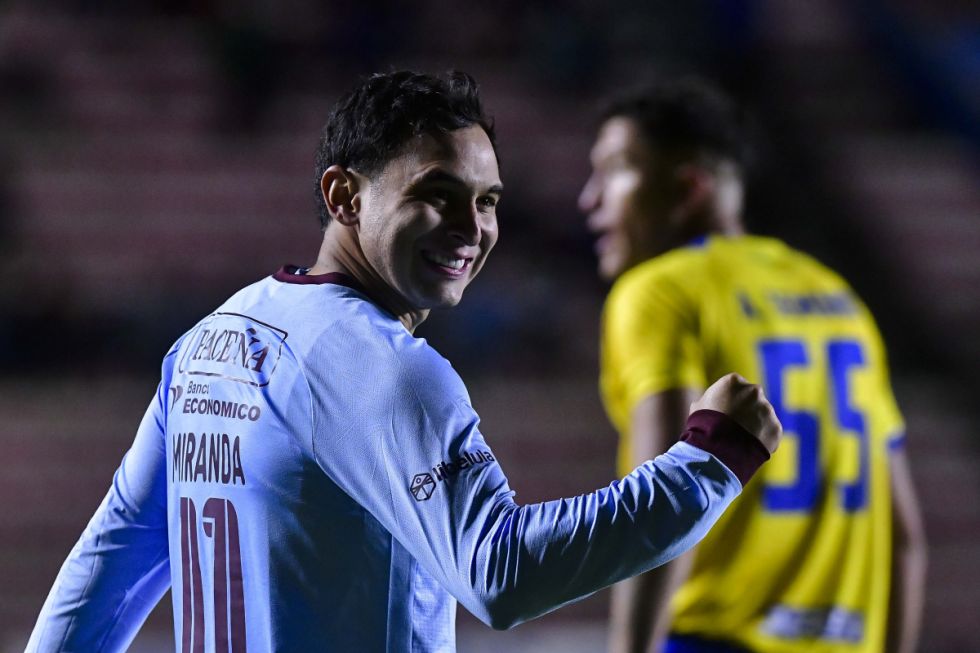 Bolívar ganó y escaló a la cima del torneo boliviano