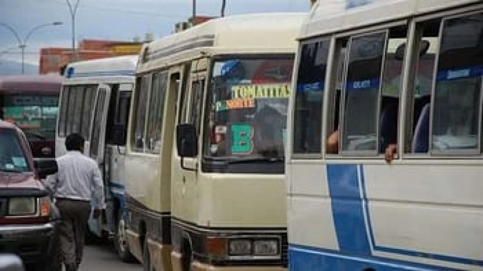Transporte advierte con subir pasajes si el Gobierno no abroga el DS 5676 y normaliza el combustible