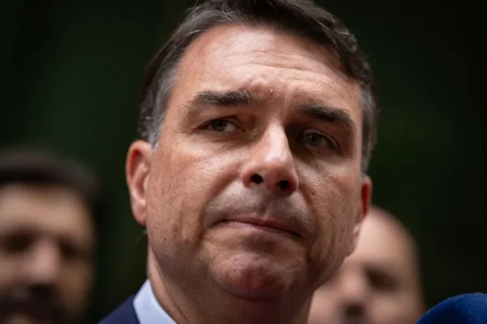 Piden al TSE impugnar candidatura de Bolsonaro