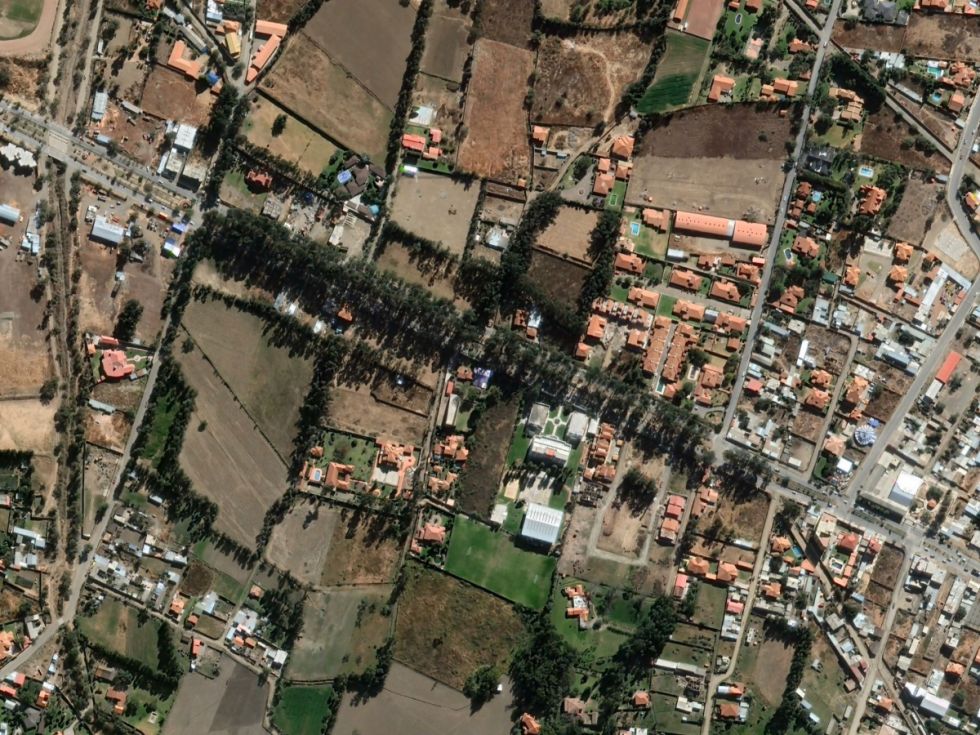 Imagen satelital de la Av. Ecológica de Tiquipaya, Cochabamba. 2012