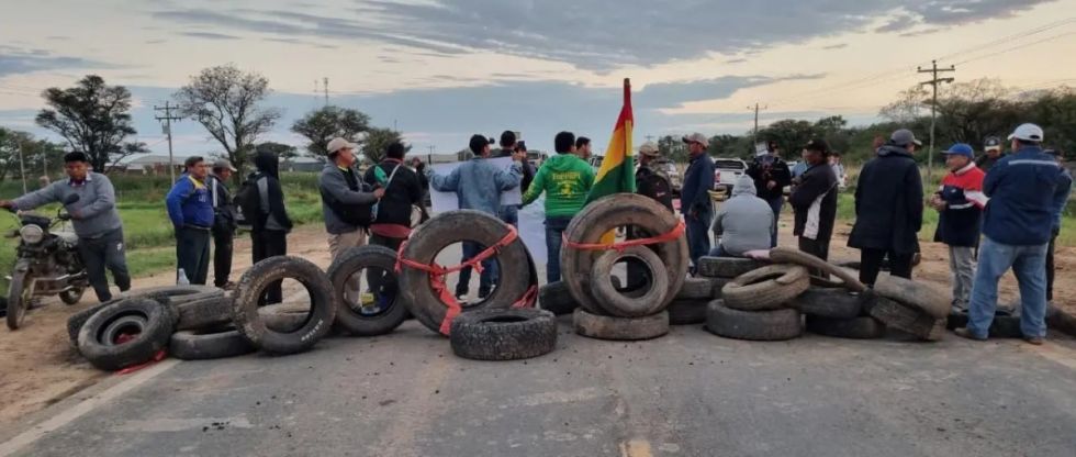 Bloqueos desafían el Estado de excepción en Santa Cruz; no hay paso en San Julián, Yapacaní, Los Troncos y Cuatro Cañadas
