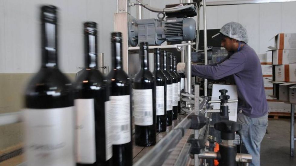 Turismo y vitivinicultura sienten el golpe de la crisis económica