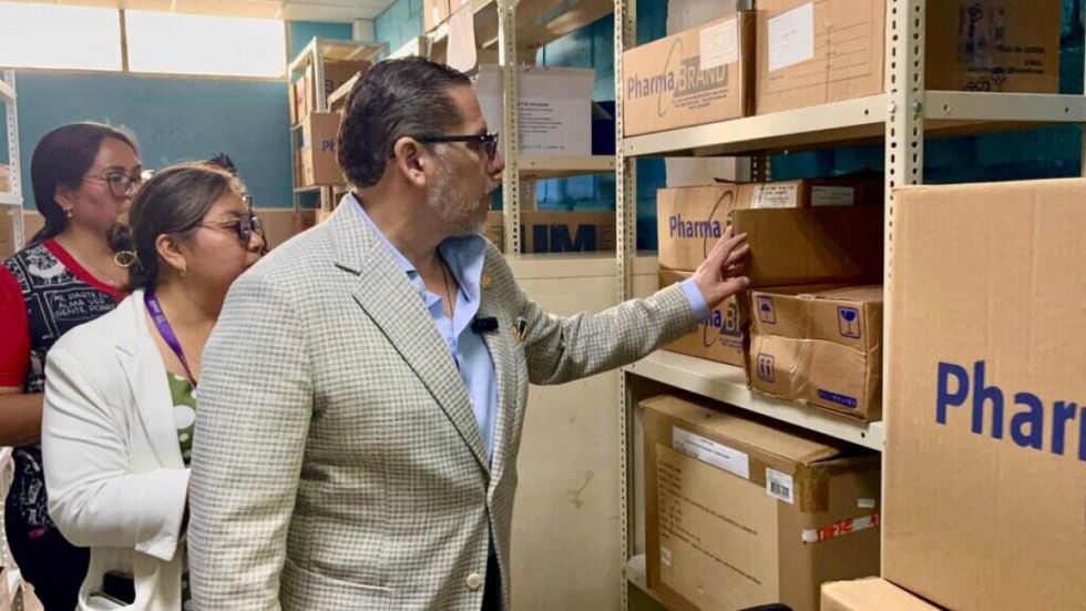 Ecuador: admiten desabastecimiento de medicinas