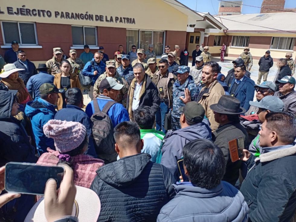 Defensa activa comité de crisis para atender a afectados por explosiones en Viacha