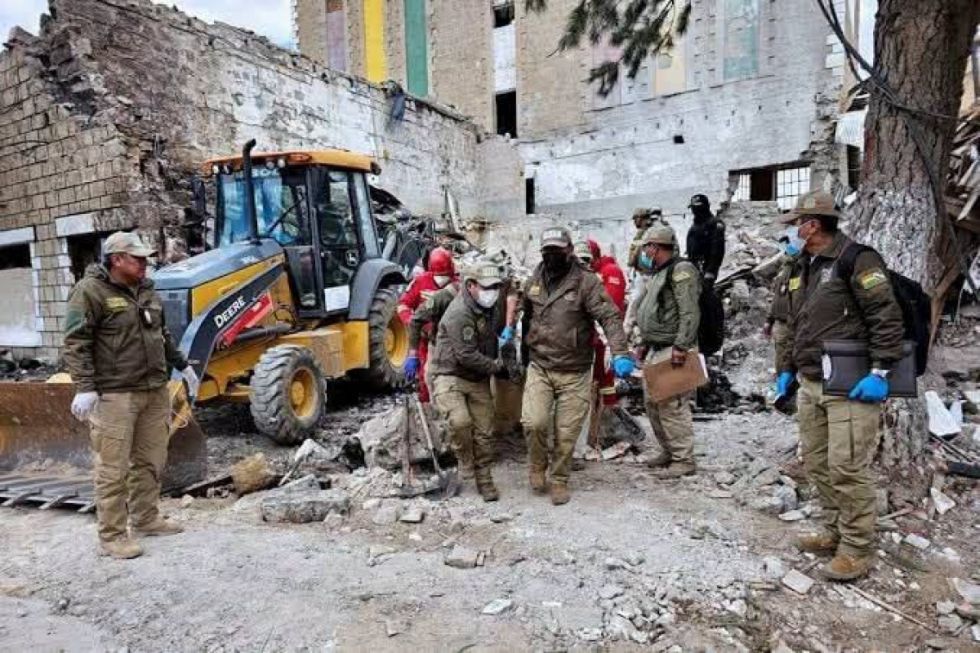 Hallan el octavo cuerpo tras las explosiones en Viacha; era un conscripto de 19 años