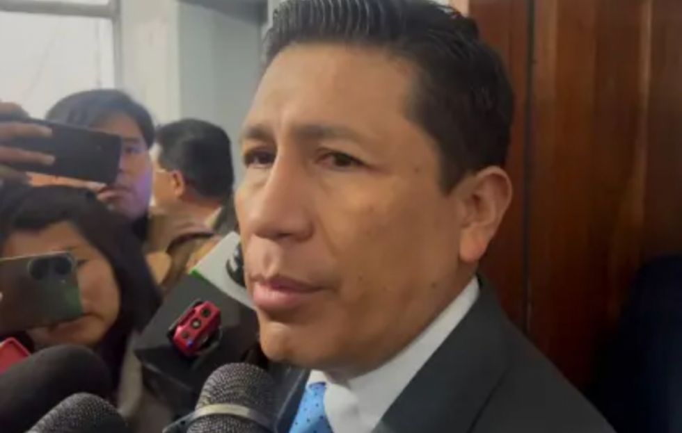 “Lo he conocido en la campaña”, dice exviceministro de Paz sobre Cerimedo tras declarar como testigo ante la Fiscalía