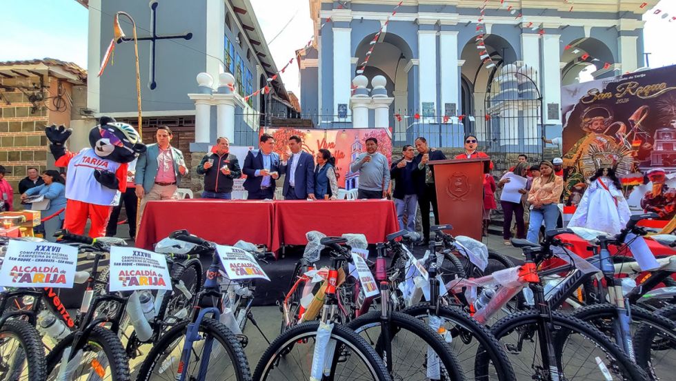 Alcaldía dona 18 bicicletas para la carrera San Roque-Chaguaya