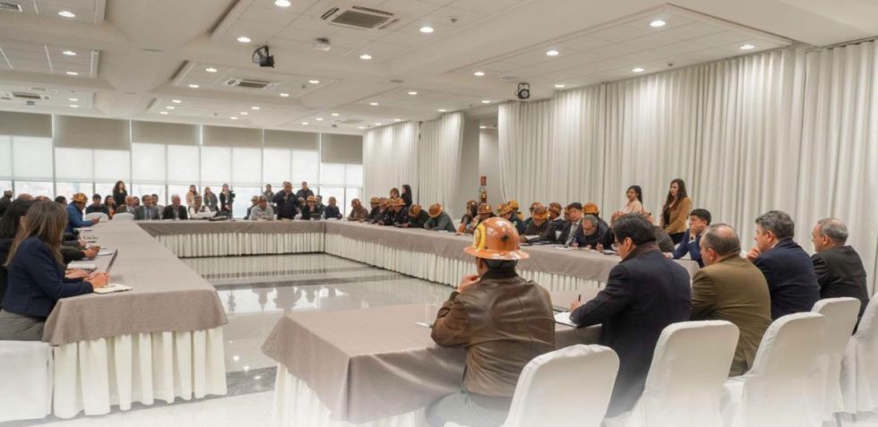 Mineros y Gobierno negocian nuevo código del sector