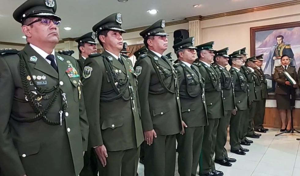 Cambios en la Policía: posesionan a nuevos comandantes