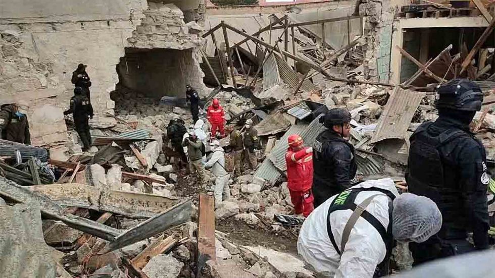 Viacha: Hallan restos humanos durante demolición controlada