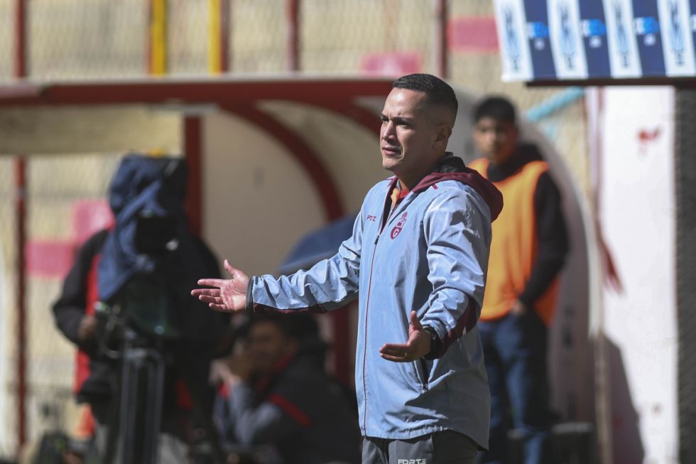 Eguez: "Entro al vestuario y los jugadores empiezan a llorar, algunos a gritar"