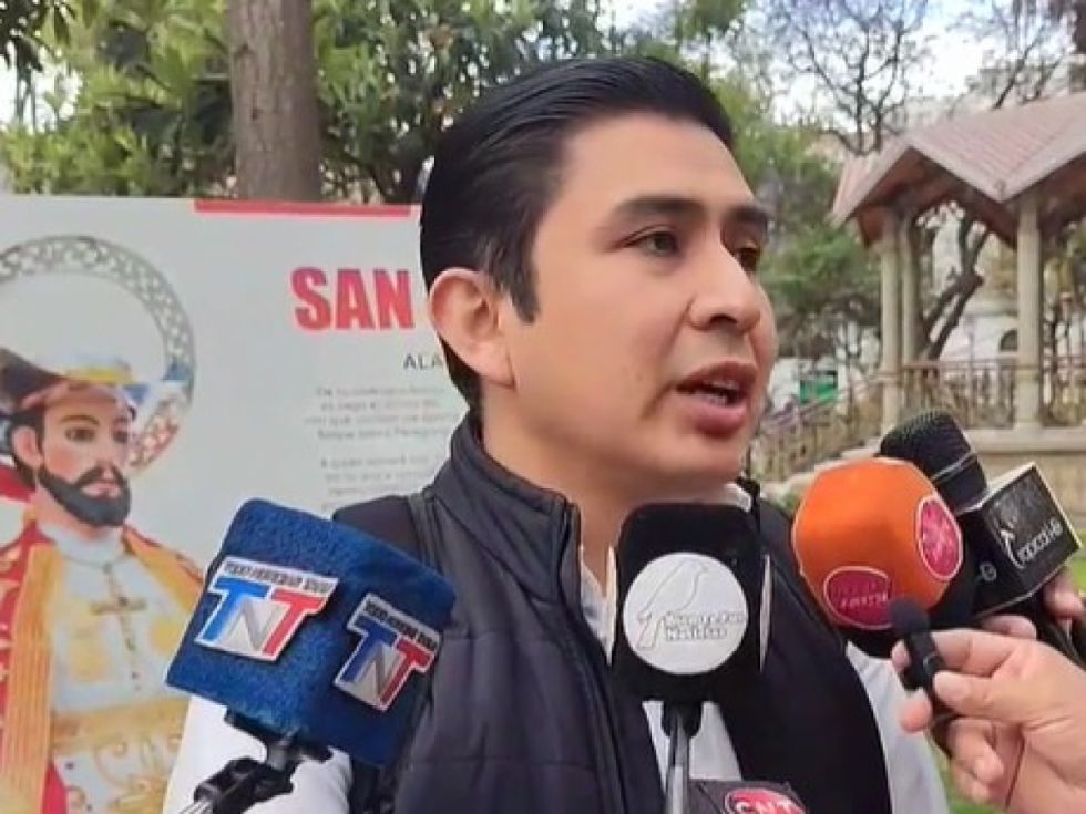 Sánchez apunta a “pugna de poderes” tras suspensión de sesión por el POA