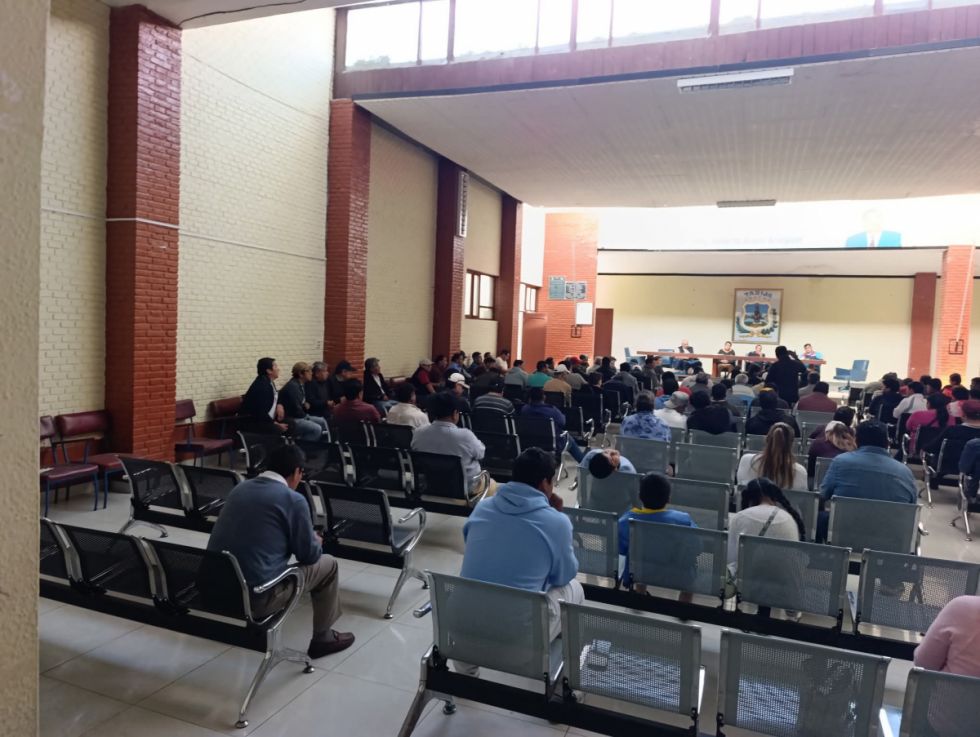 Tarija: Transporte se reúne en ampliado de emergencia por alza del diésel 