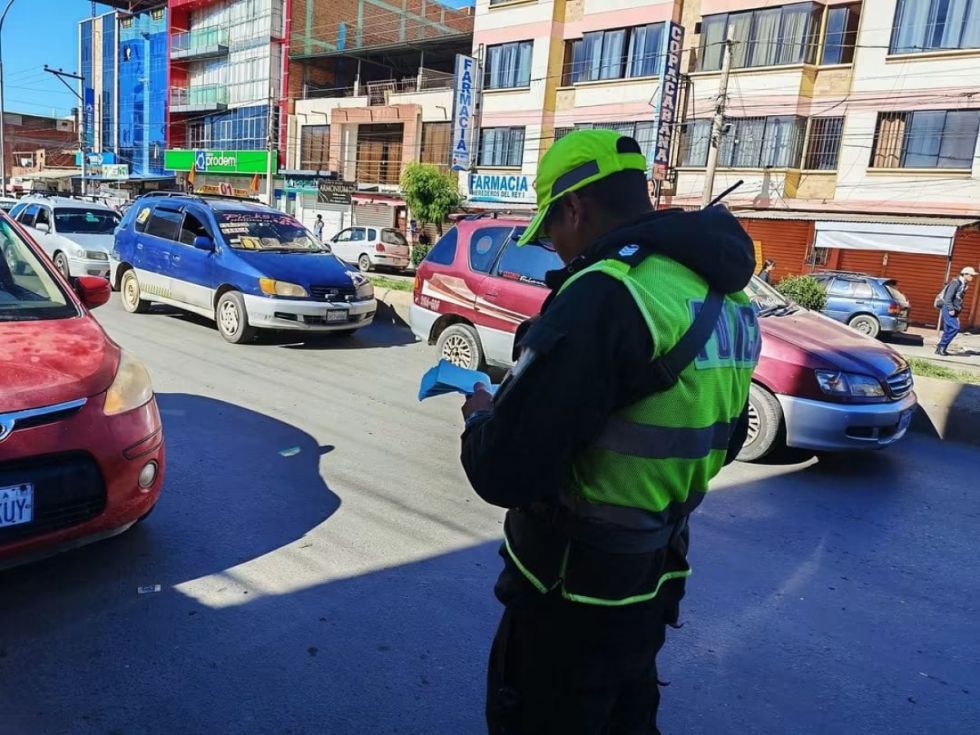 Policía anuncia controles al transporte público