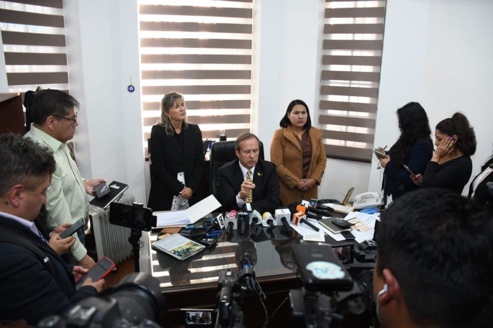 Quiroga cuestiona veracidad del caso “narcomadera”