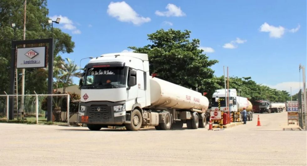 Cisterneros doblan la mano al Gobierno y logran precio especial para el diésel
