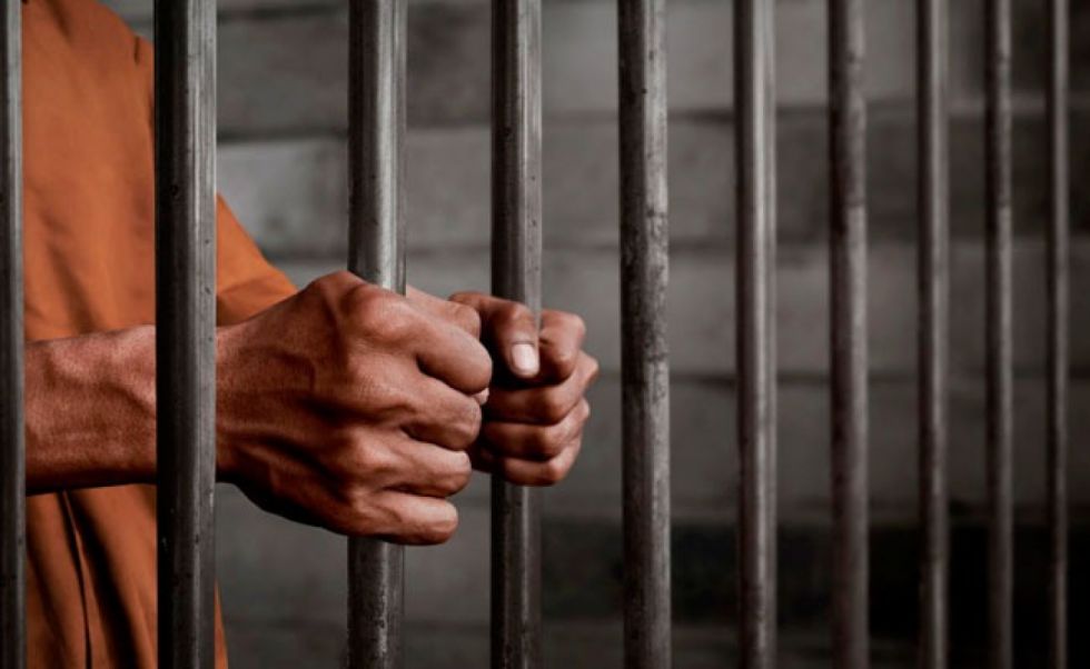 Lo condenan a 20 años por apuñalar a joven durante un robo