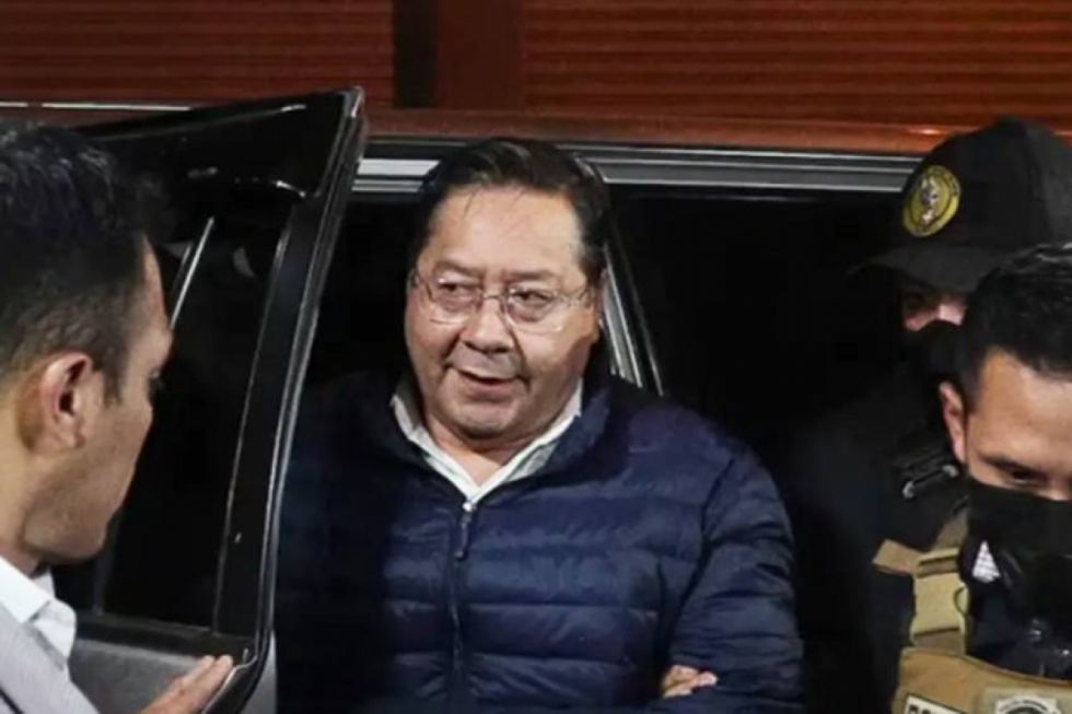 Juez mantiene la detención en el penal de San Pedro para Luis Arce 