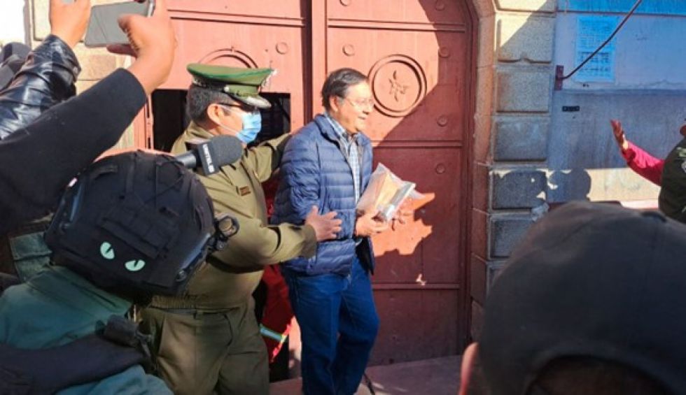 Juez rechaza cesar la detención de Luis Arce