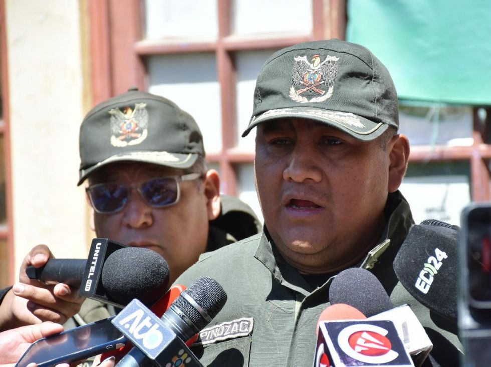 Interceptan celular que presuntamente iba a ser entregado a Cerimedo en Chonchocoro