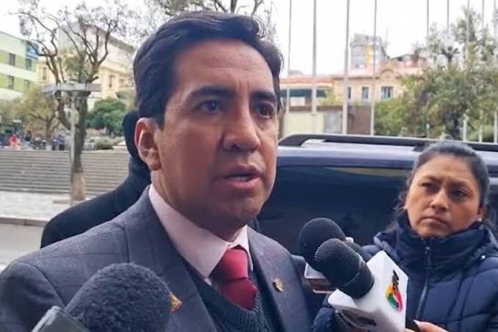 Gobierno analiza “variables” para el incremento salarial 