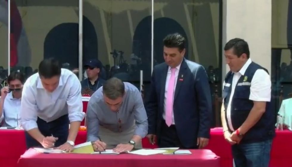 Rodrigo Paz participa en la firma de acuerdos para supervisar la PTAR de Cabeza de Toro
