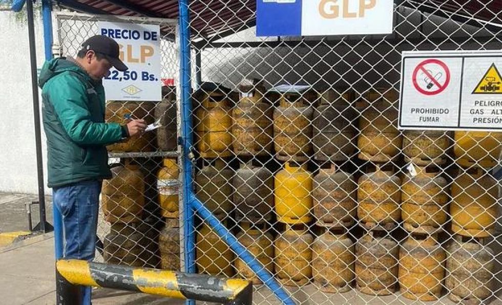 Un GLP sin subvención, pesadilla de las familias bolivianas