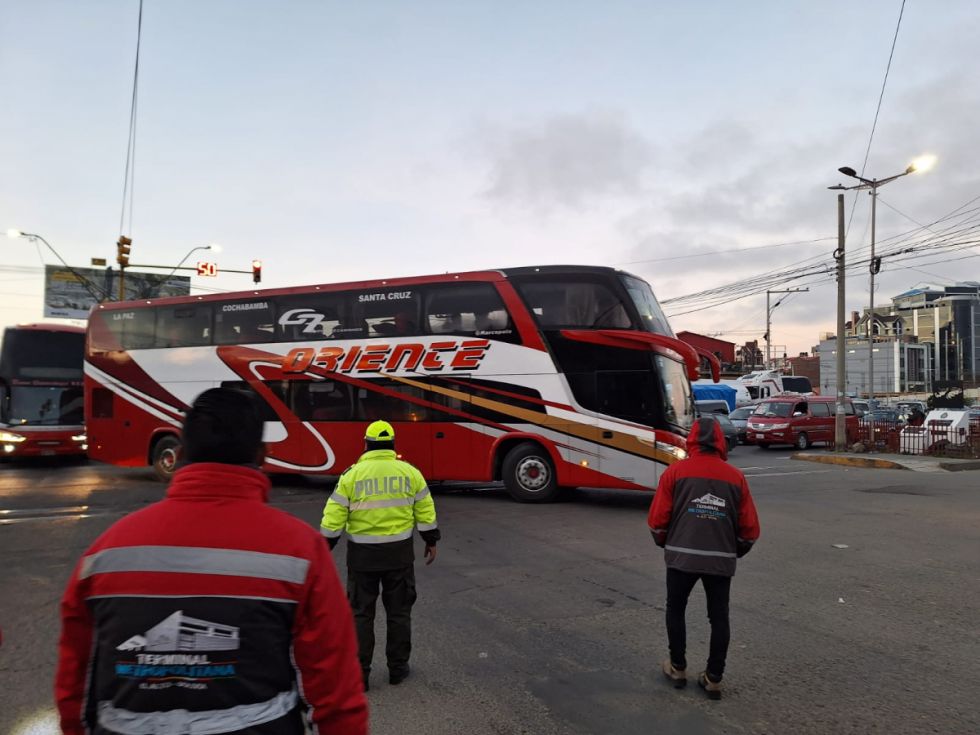 Fracasa el diálogo entre la ATT y los choferes por las tarifas interdepartamentales