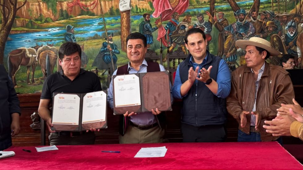 Alcaldes de Tarija y Villa Mojocoya firman convenio 